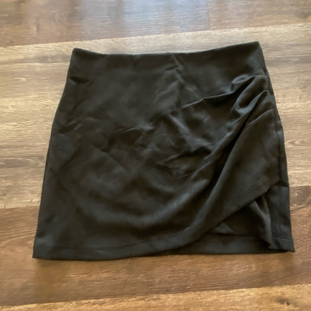 Elegant Black Women's Skirt